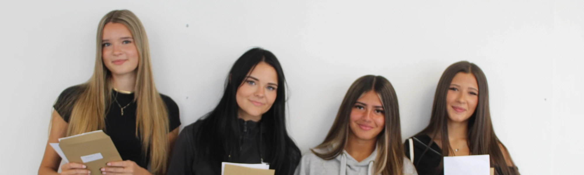 Phoebe Coxon, Marth Connolly, Masha Aleksandrov, Iarina Heredea